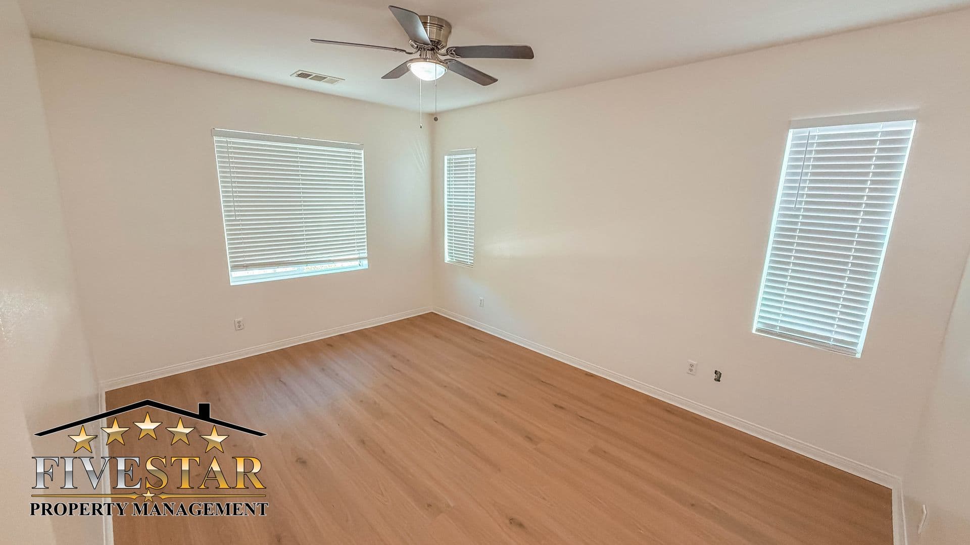 Bakersfield House: 10410 Titanium St