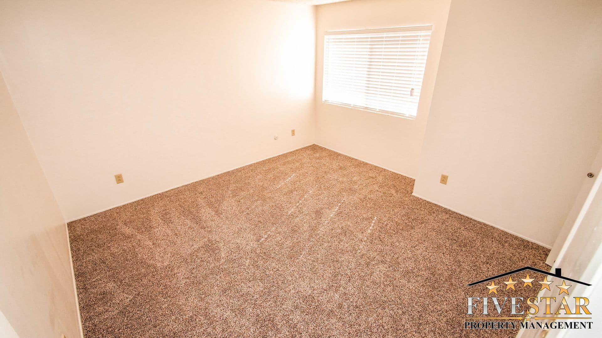 BAKERSFIELD Apartment: 2700 ASHE RD