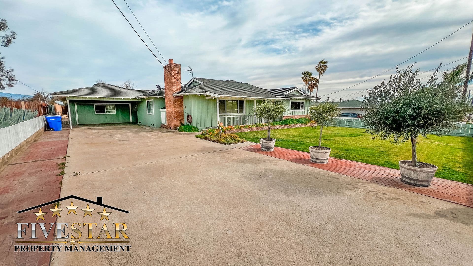 Bakersfield House: 709 Park Dr