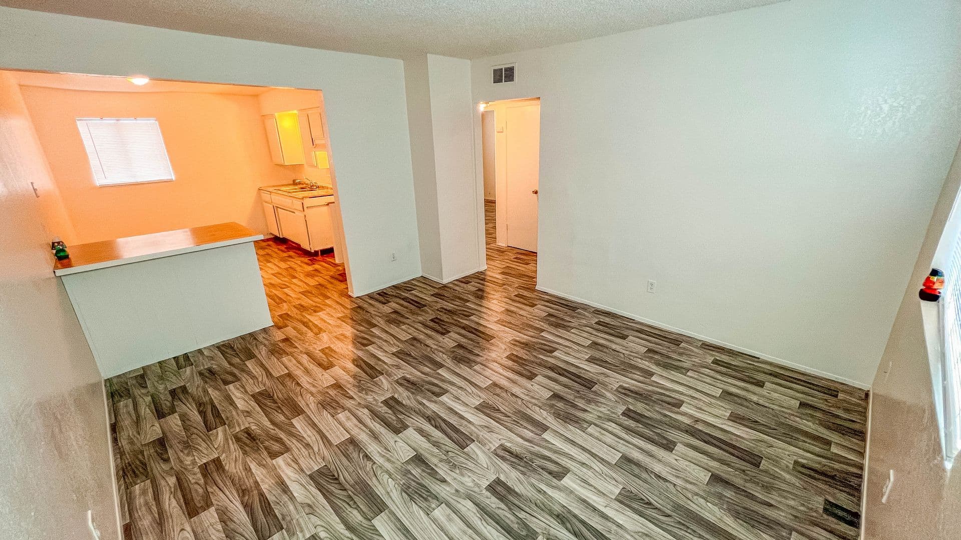 BAKERSFIELD Apartment: 1415 11TH ST