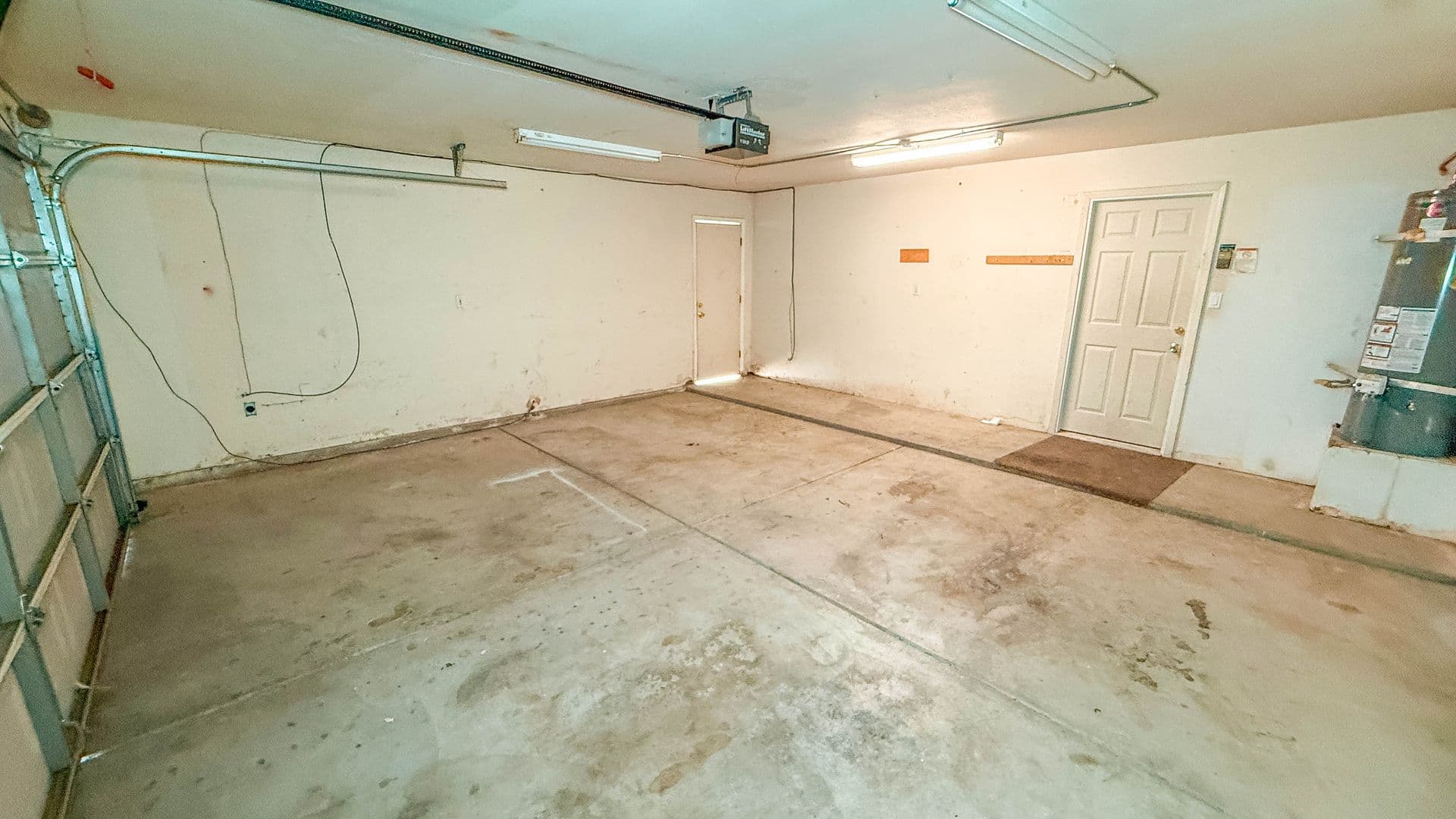 BAKERSFIELD House: 5311 SUNBIRD CT