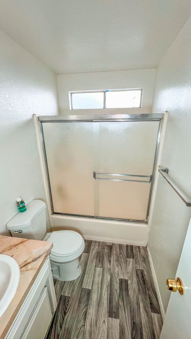 BAKERSFIELD Apartment: 1415 11TH ST