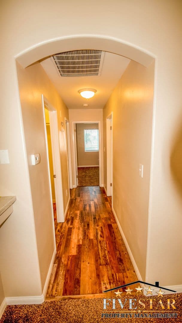 BAKERSFIELD House: 6809 FIREBAUGH ST