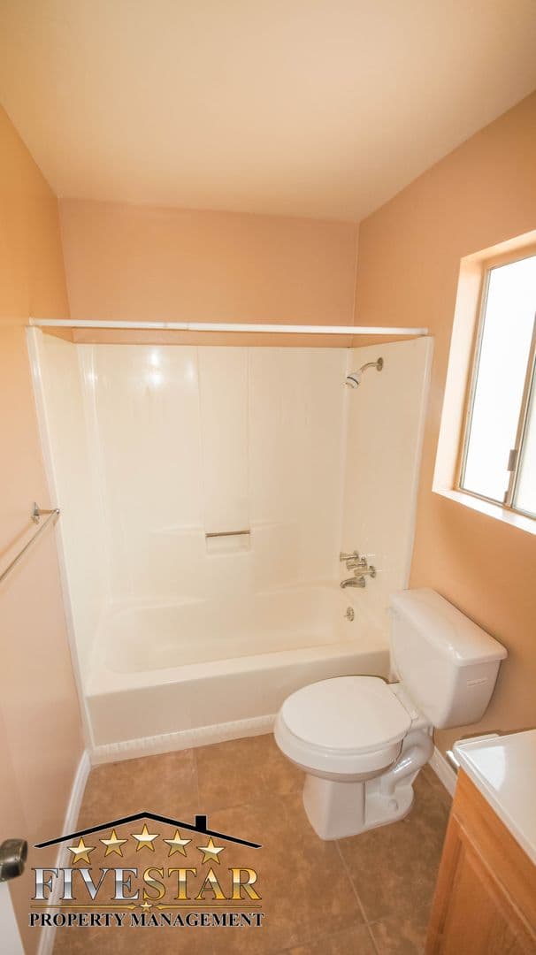 BAKERSFIELD Apartment: 3017 Q ST A-C