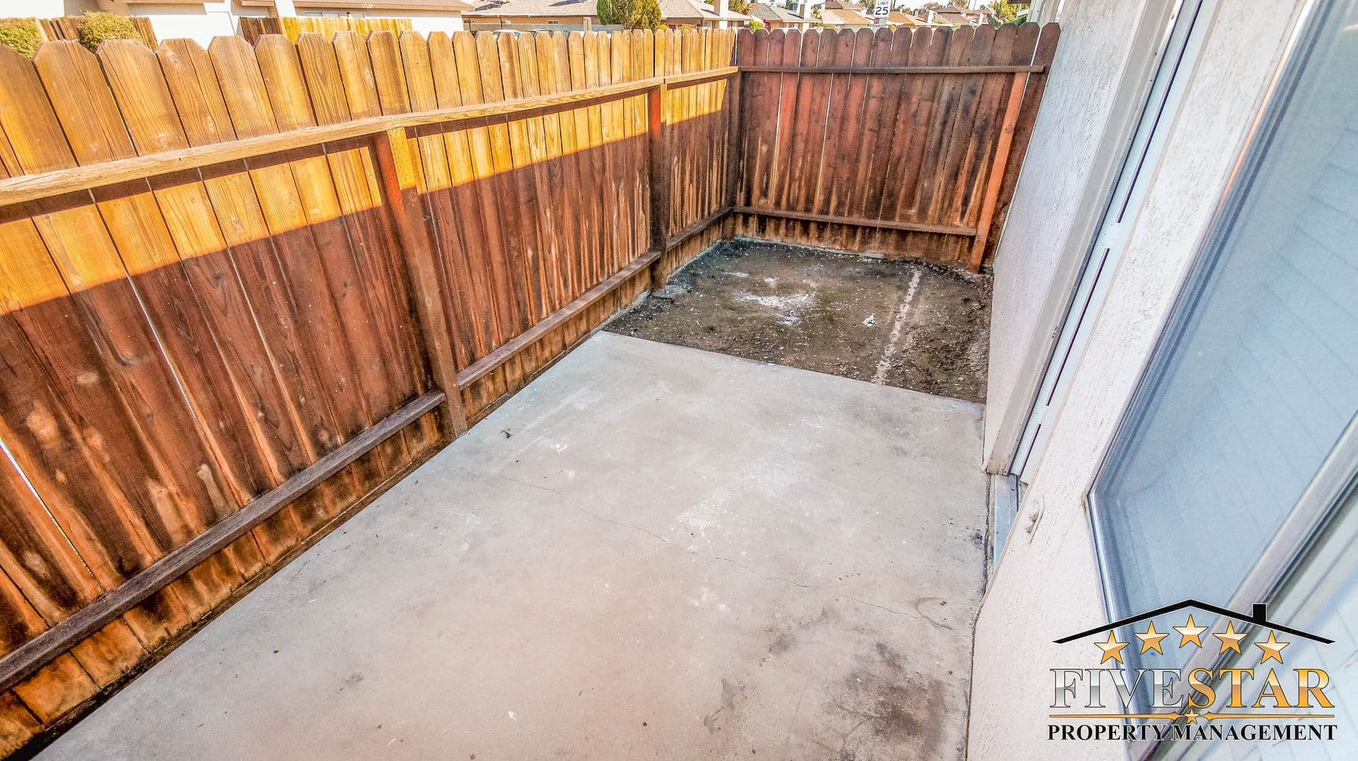 BAKERSFIELD Apartment: 2700 ASHE RD