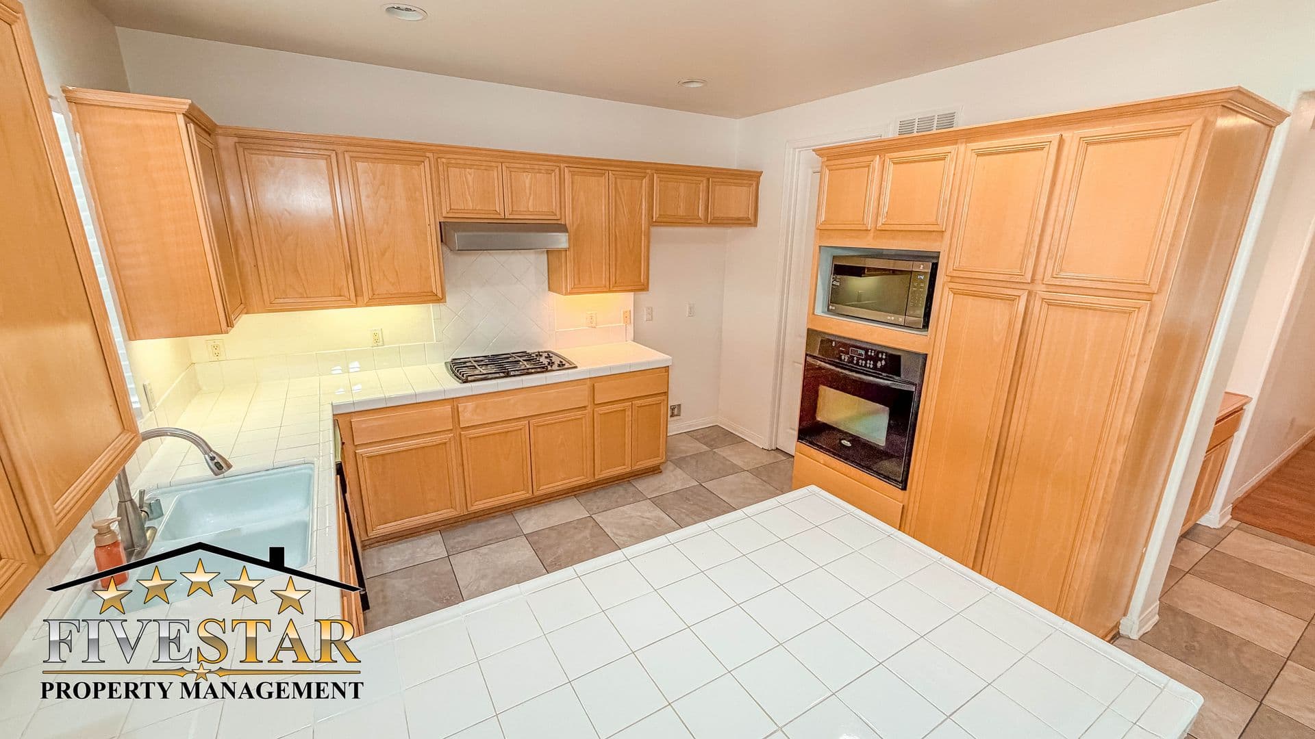 Bakersfield House: 10410 Titanium St