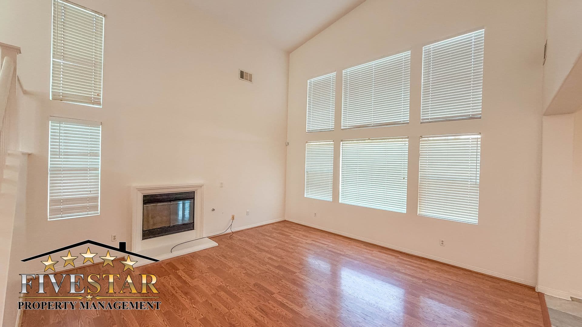 Bakersfield House: 10410 Titanium St