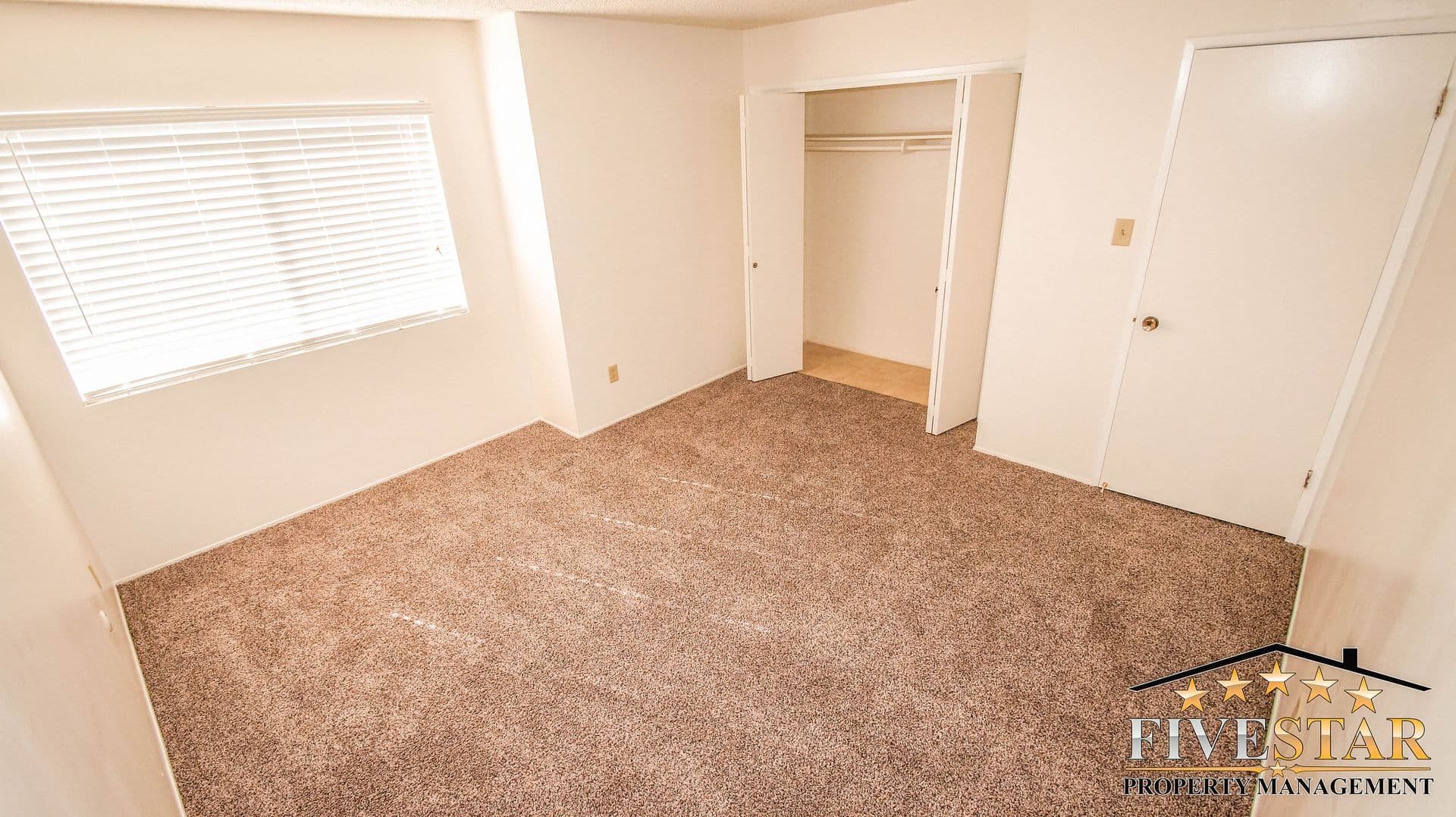 BAKERSFIELD Apartment: 2700 ASHE RD