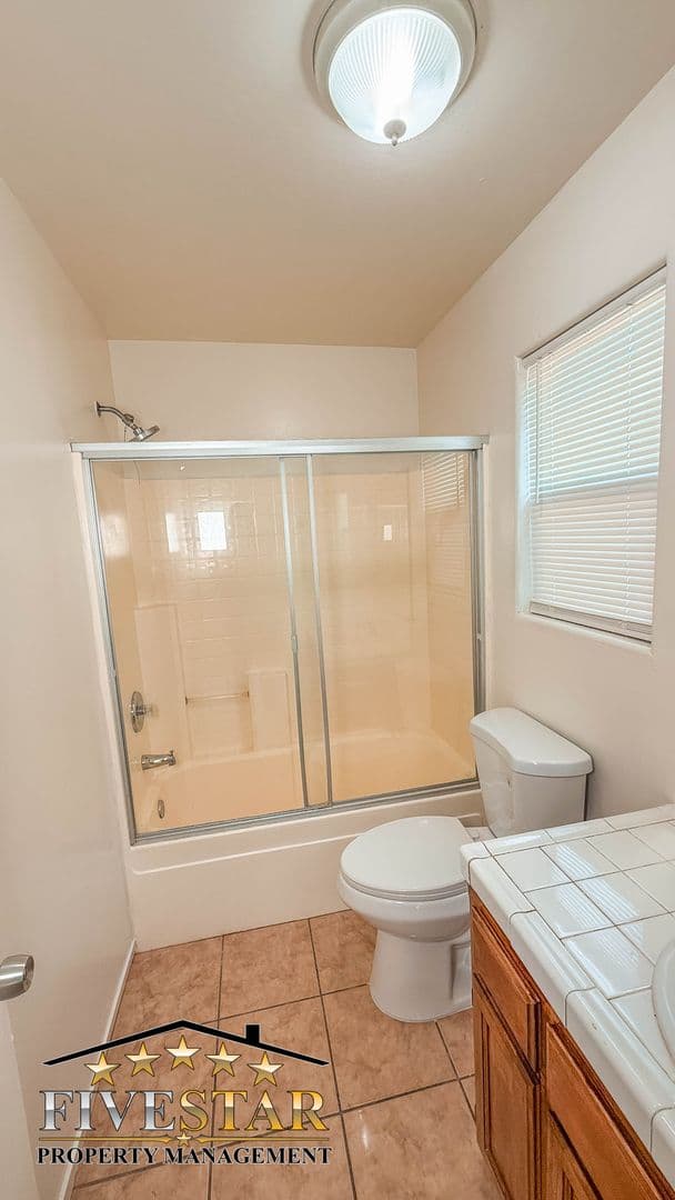 BAKERSFIELD House: 7408 CROSS GLADE STREET
