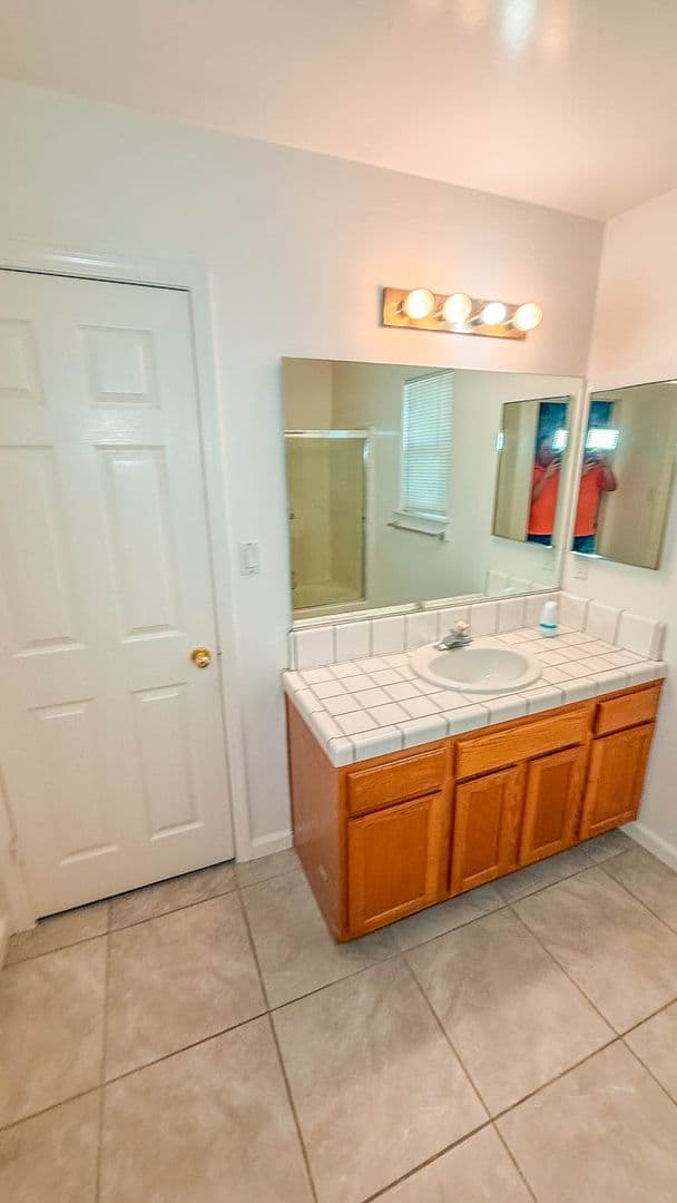 BAKERSFIELD House: 5311 SUNBIRD CT