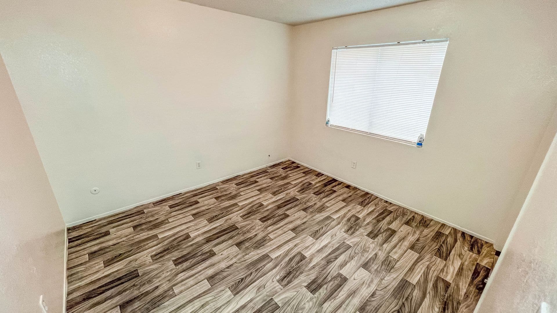 BAKERSFIELD Apartment: 1415 11TH ST