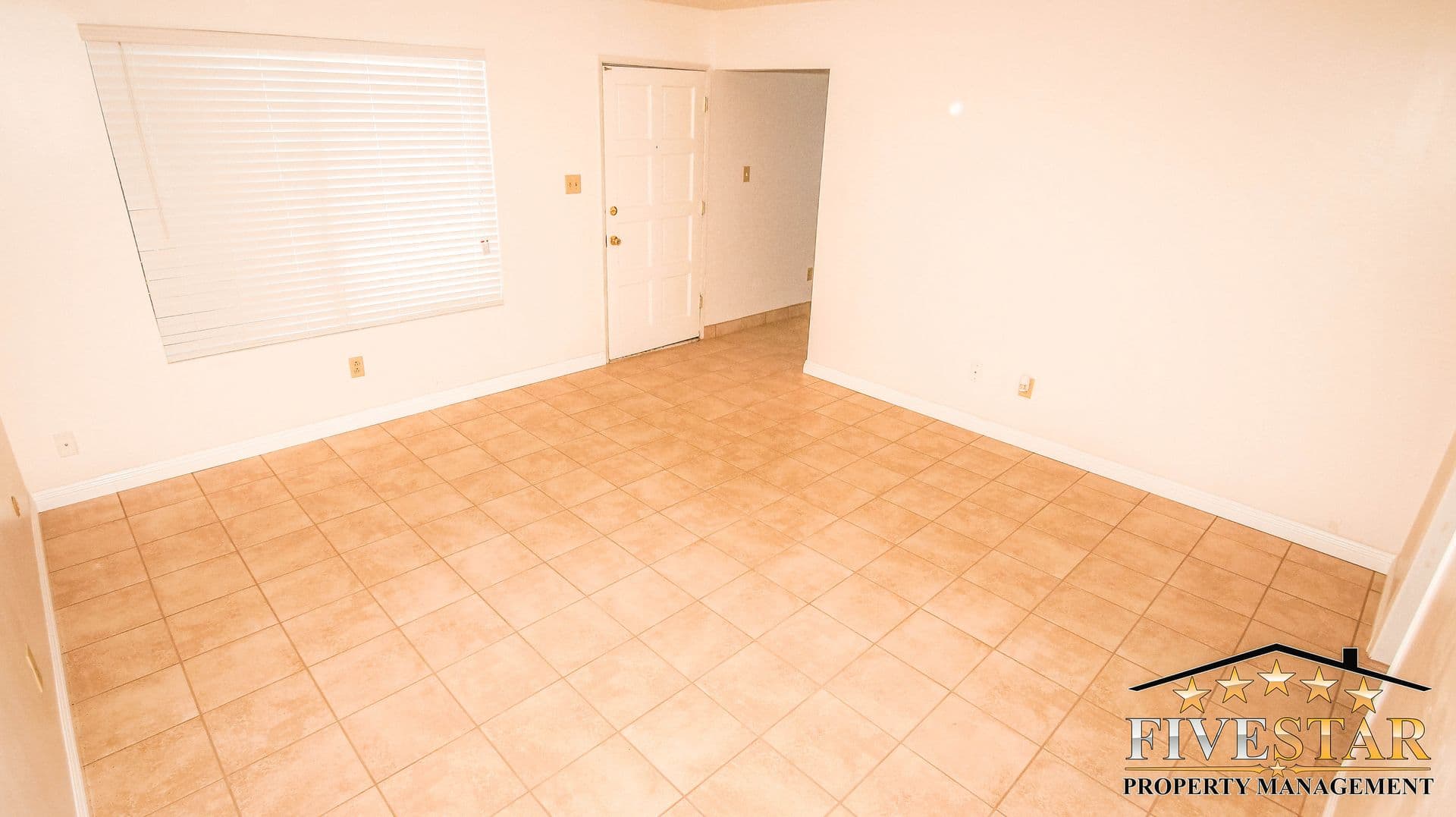BAKERSFIELD Apartment: 2700 ASHE RD
