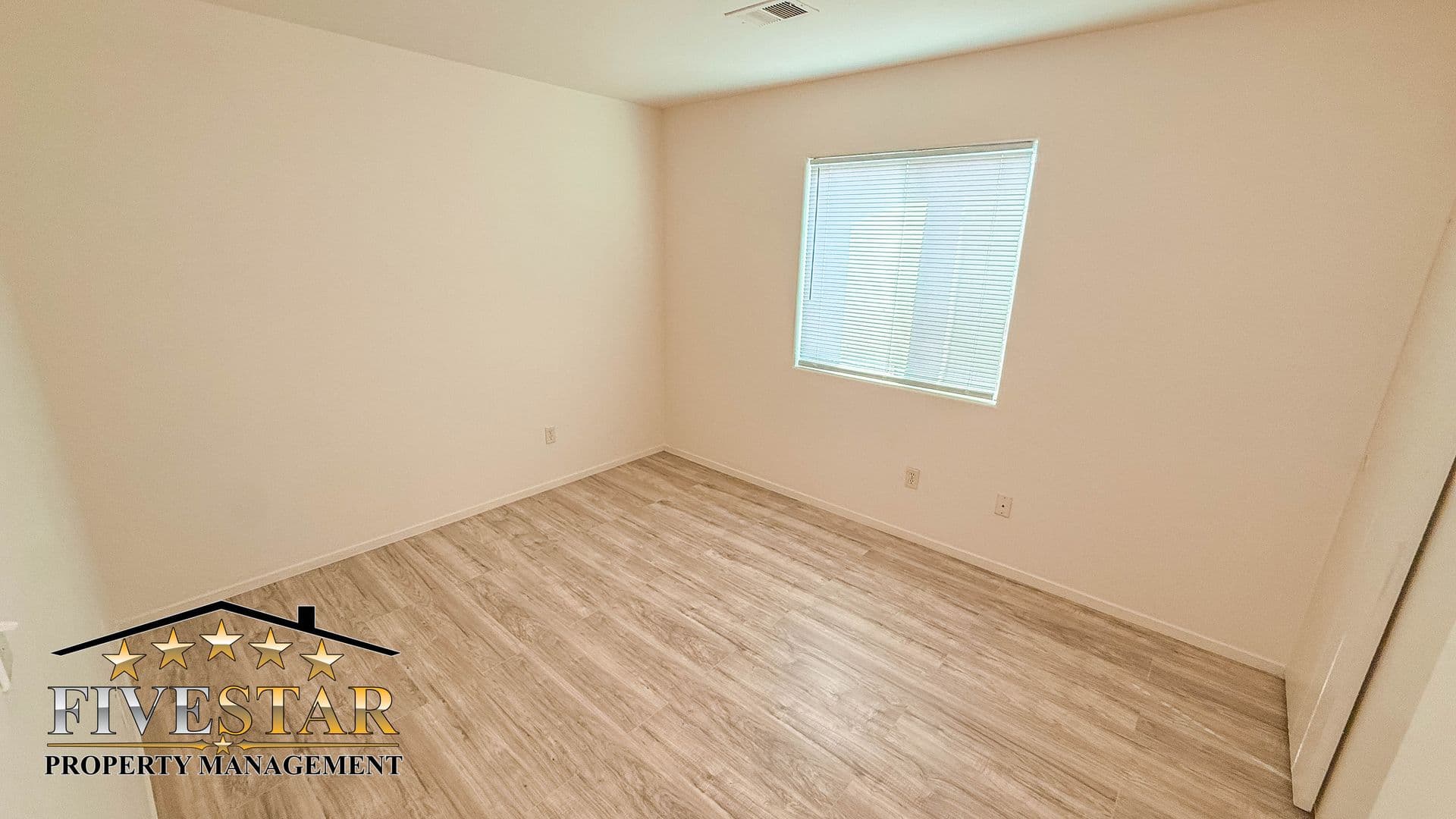BAKERSFIELD House: 7408 CROSS GLADE STREET
