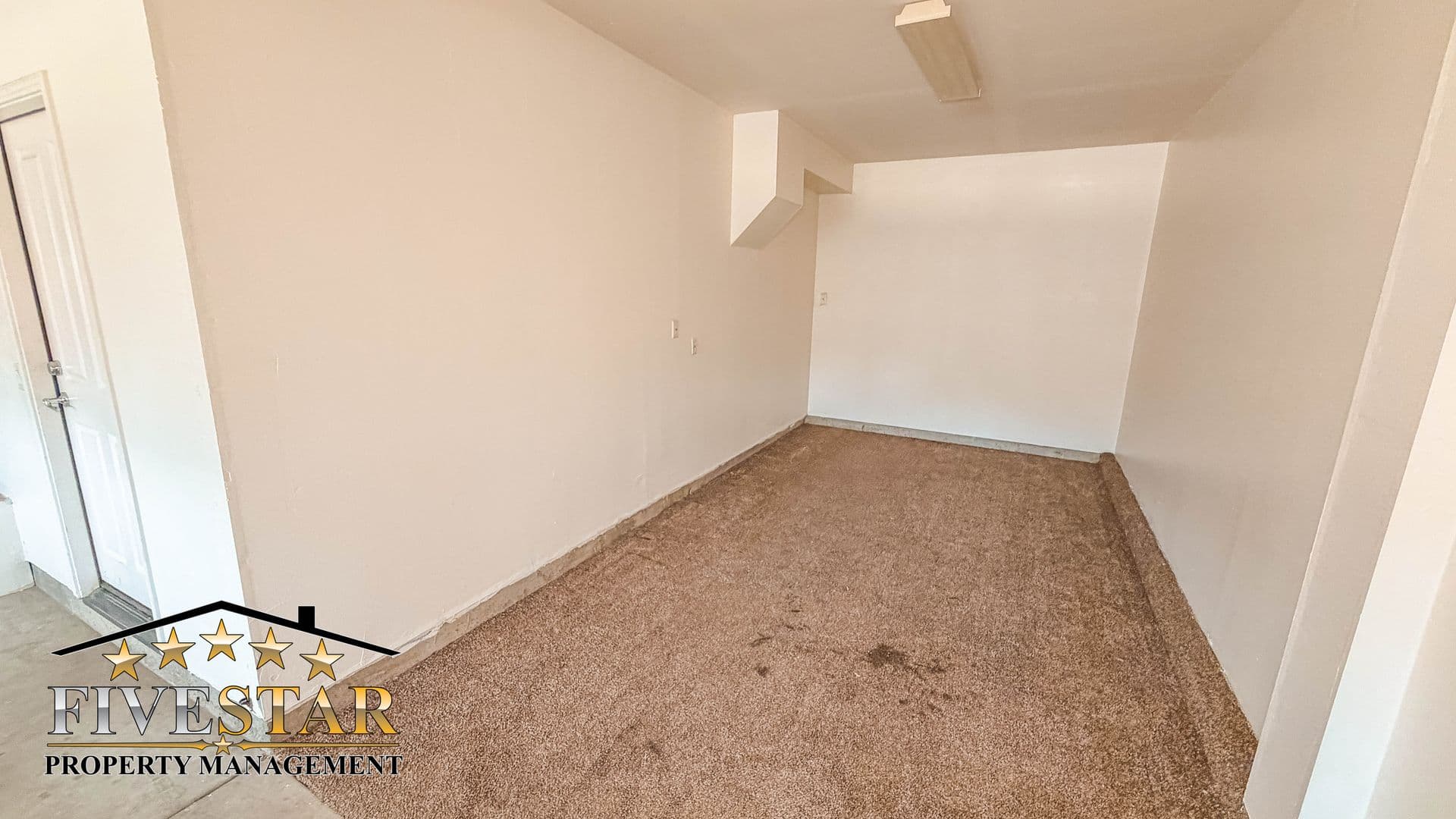 Bakersfield House: 10410 Titanium St