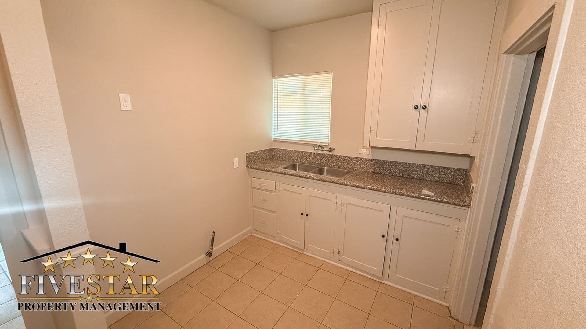 BAKERSFIELD Apartment: 1902 BANK ST