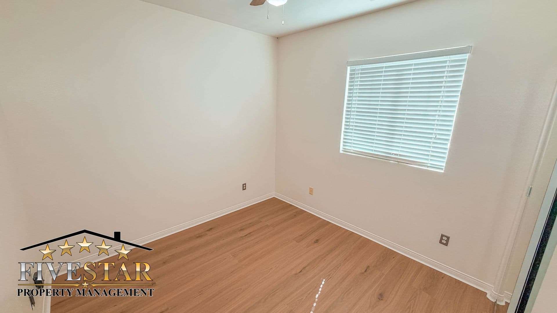 Bakersfield House: 10410 Titanium St