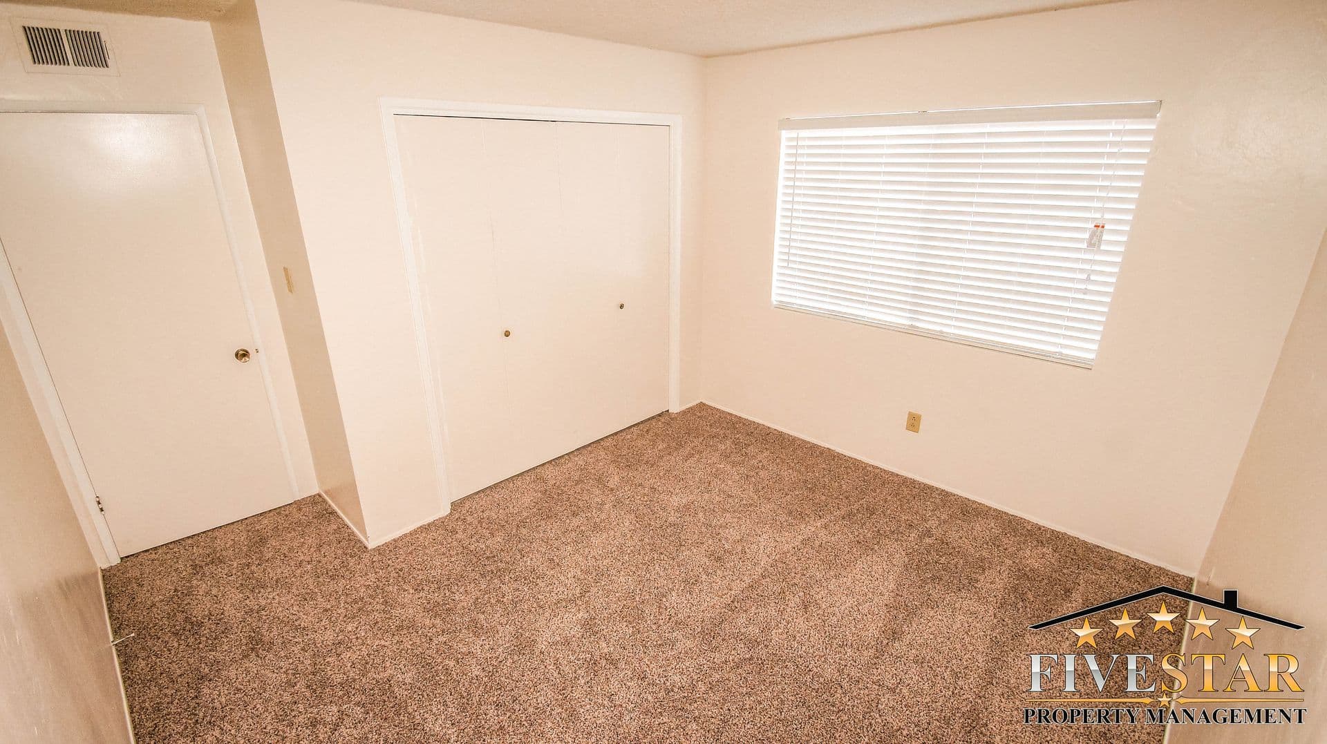 BAKERSFIELD Apartment: 2700 ASHE RD