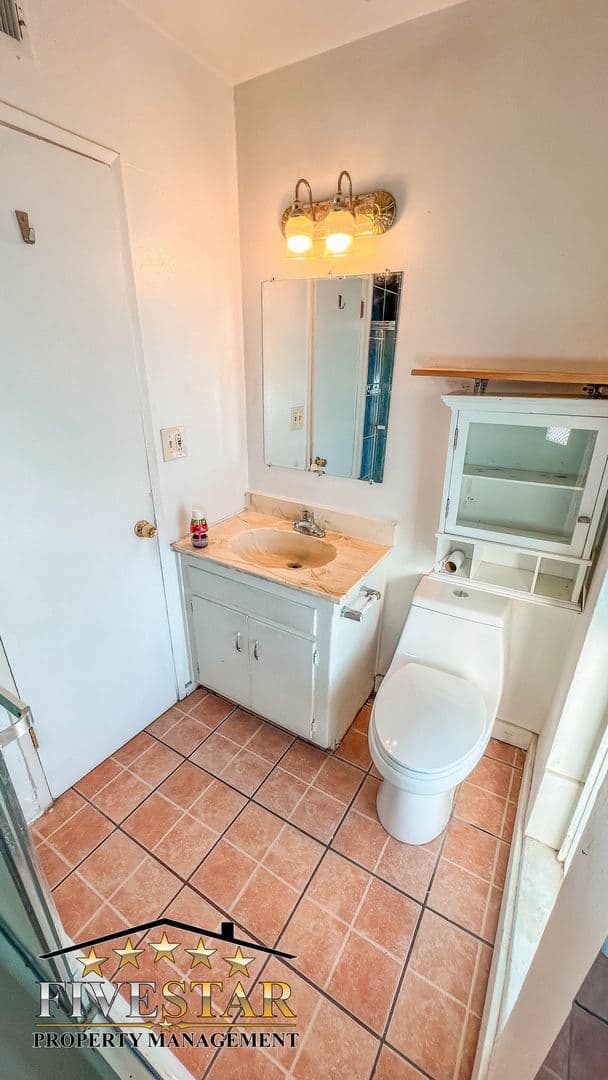 BAKERSFIELD Apartment: 3311 UNION AVE