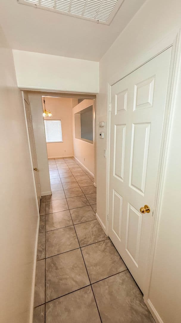 BAKERSFIELD House: 5311 SUNBIRD CT