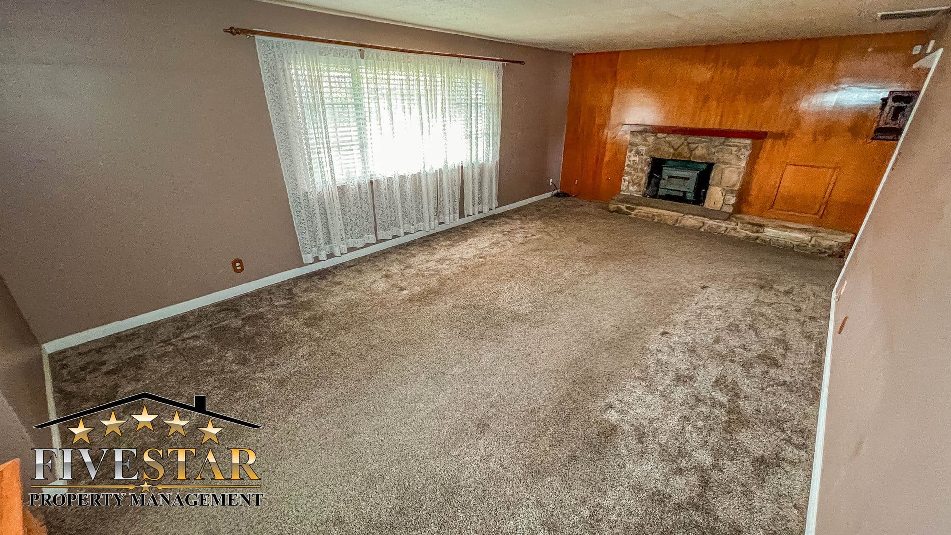 Bakersfield House: 709 Park Dr