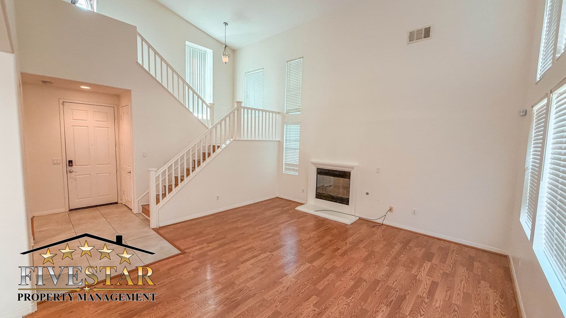 Bakersfield House: 10410 Titanium St