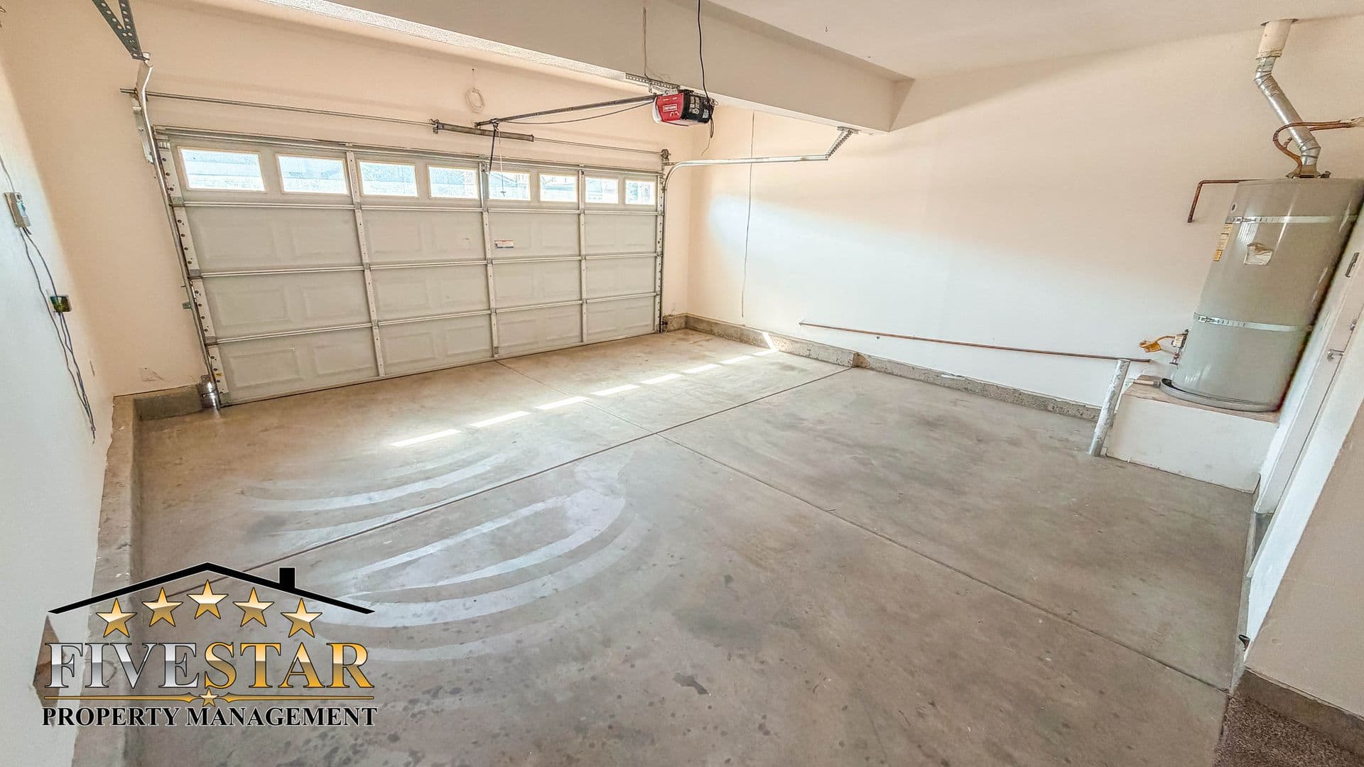 Bakersfield House: 10410 Titanium St