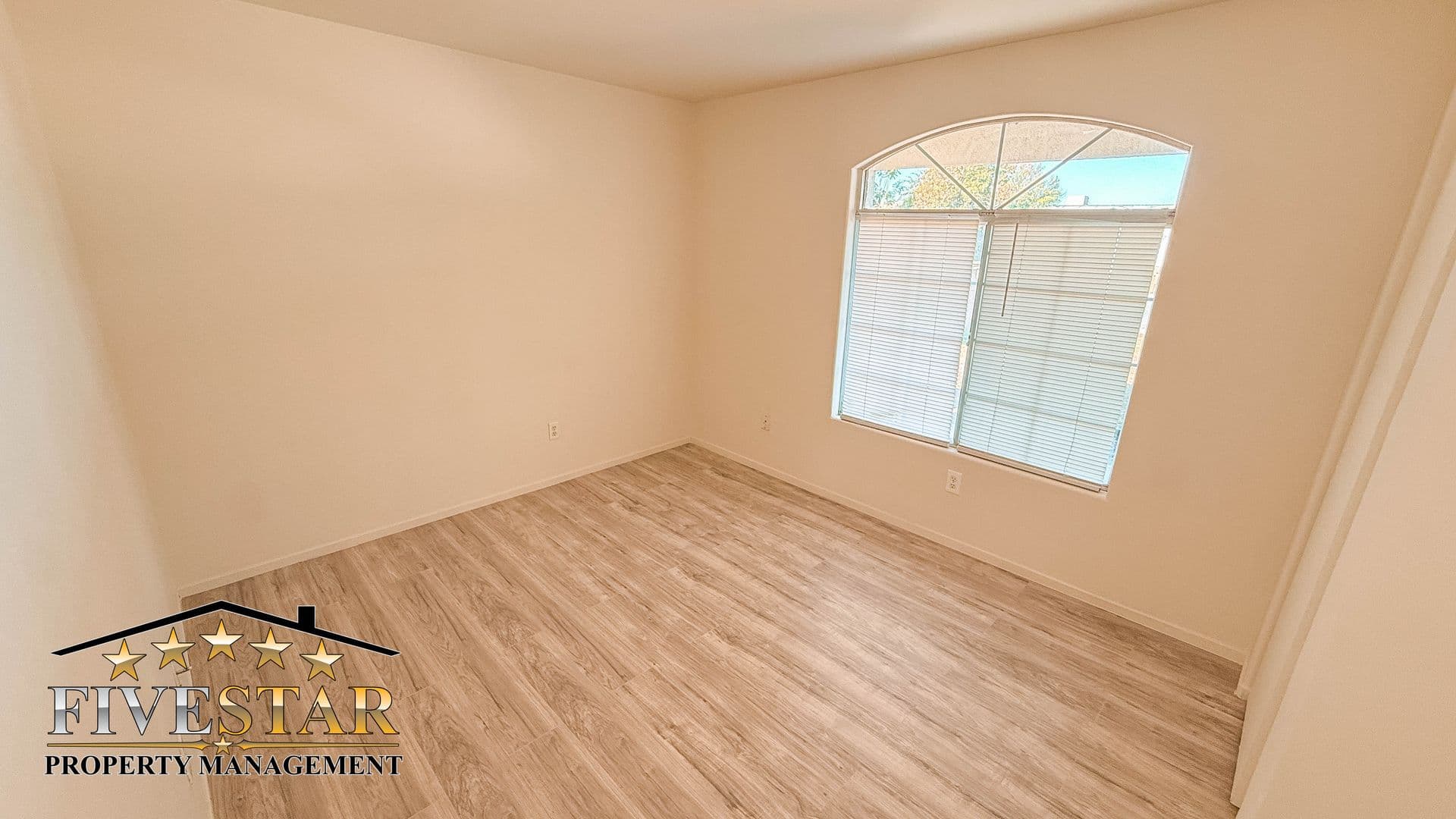 BAKERSFIELD House: 7408 CROSS GLADE STREET