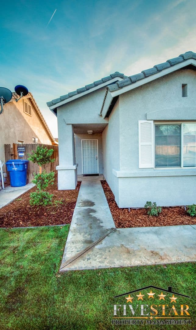 BAKERSFIELD House: 6809 FIREBAUGH ST