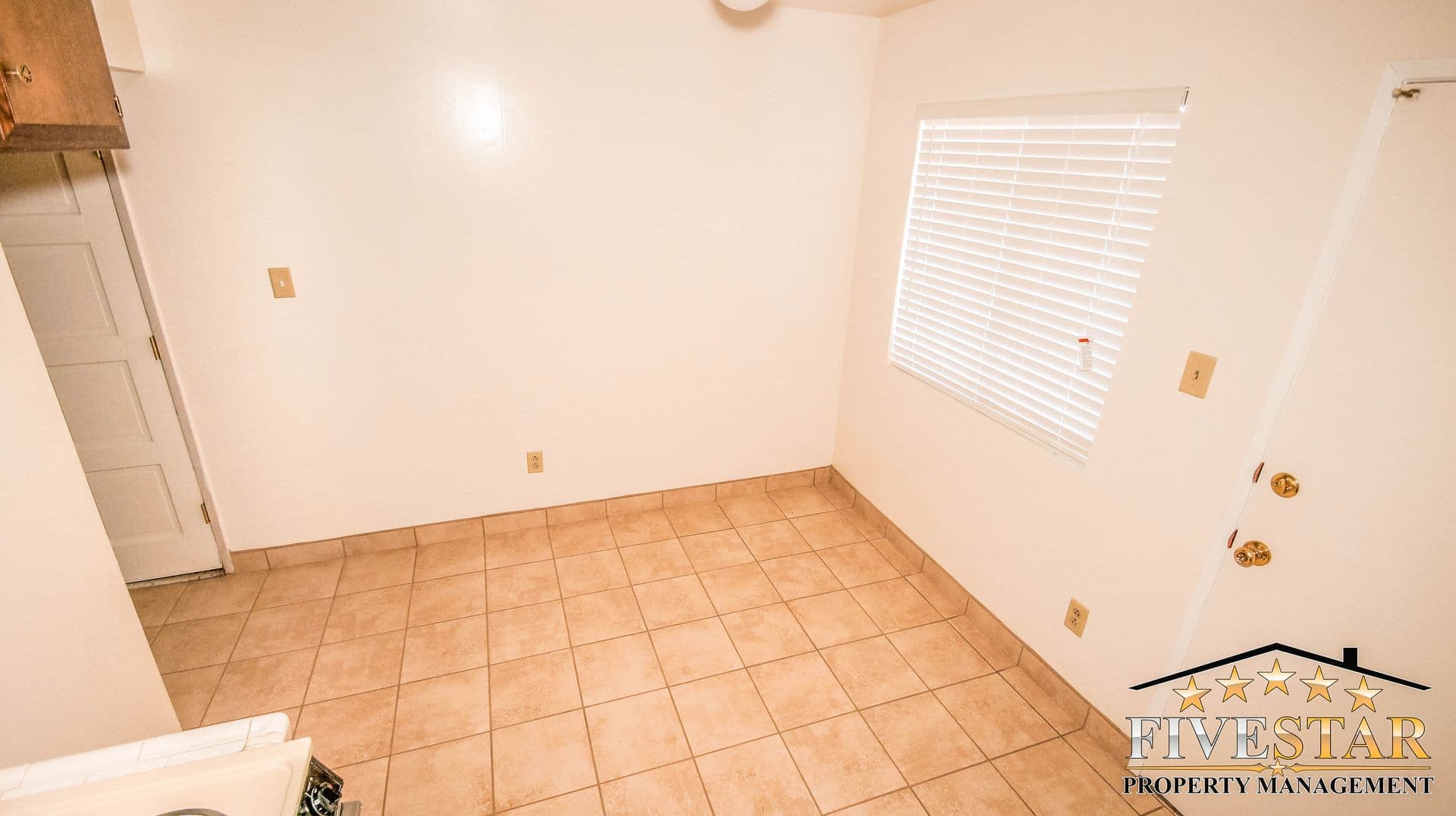 BAKERSFIELD Apartment: 2700 ASHE RD