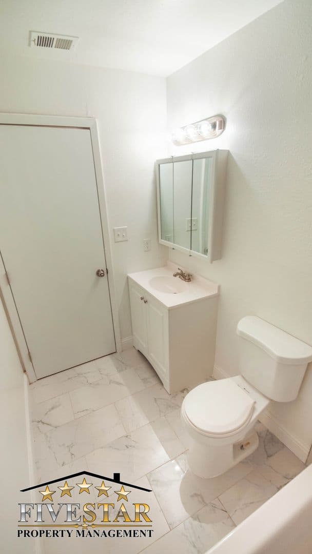 BAKERSFIELD Apartment: 904 VALHALLA DR