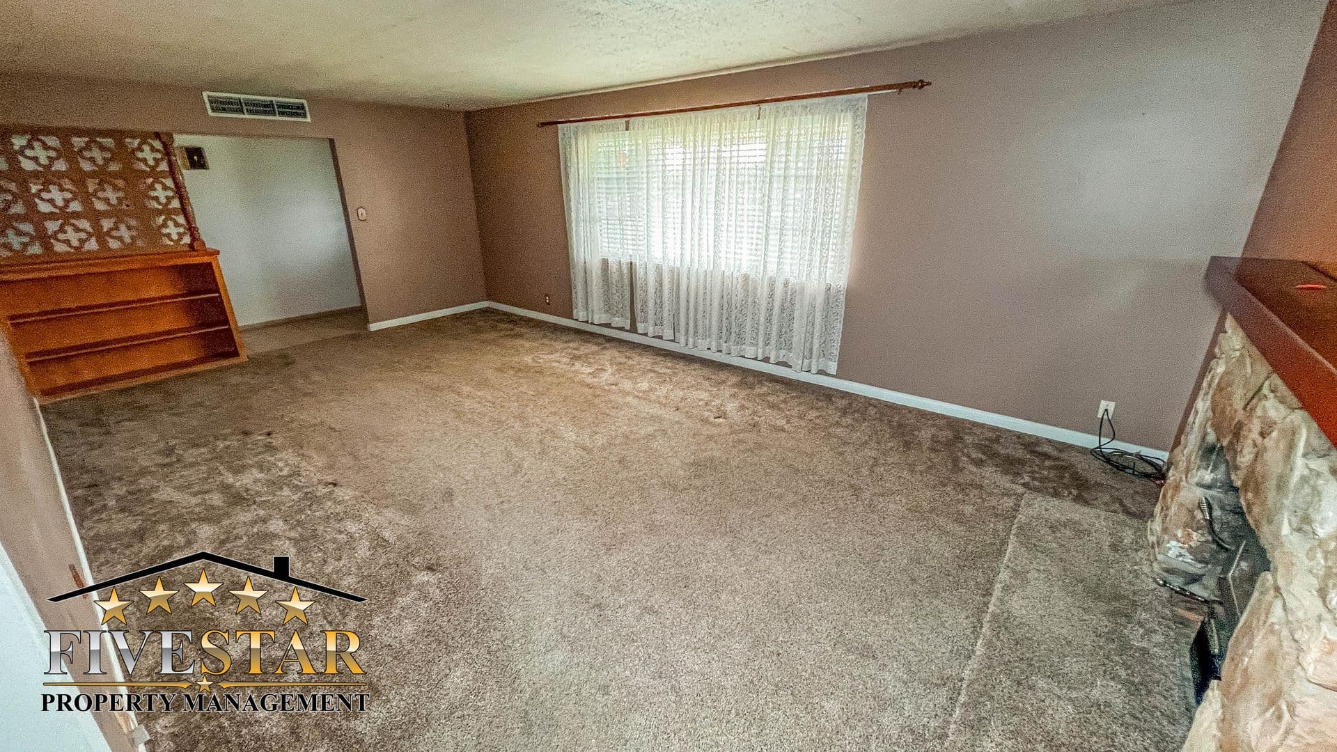 Bakersfield House: 709 Park Dr