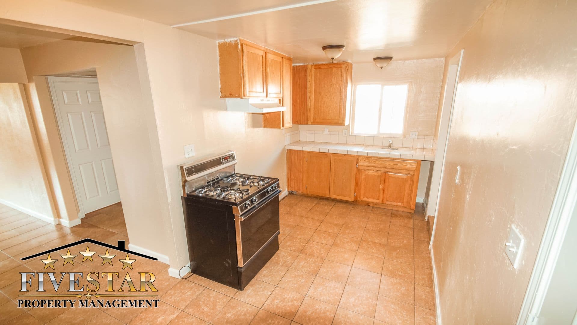 BAKERSFIELD House: 604 LAWSON RD