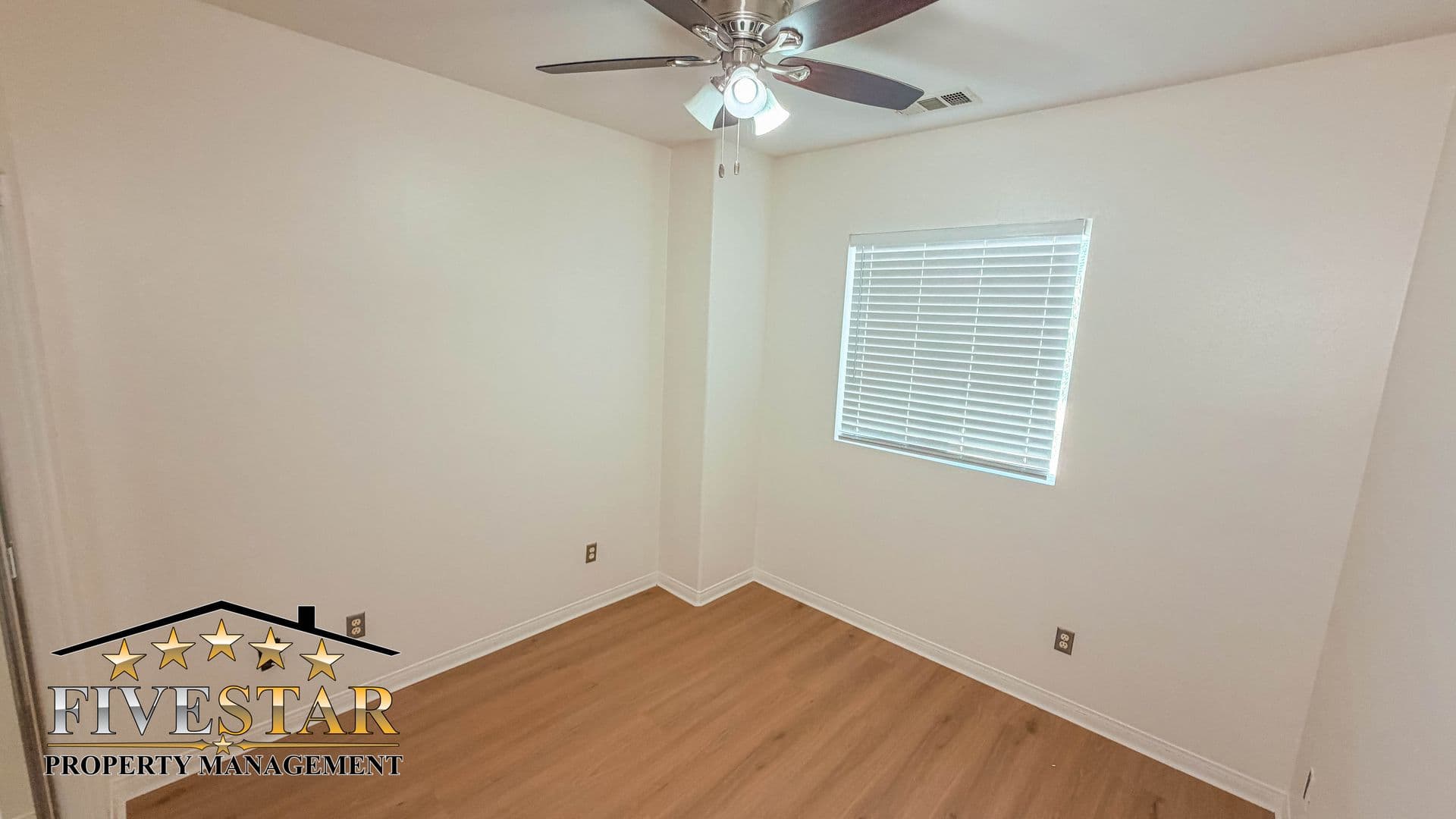 Bakersfield House: 10410 Titanium St