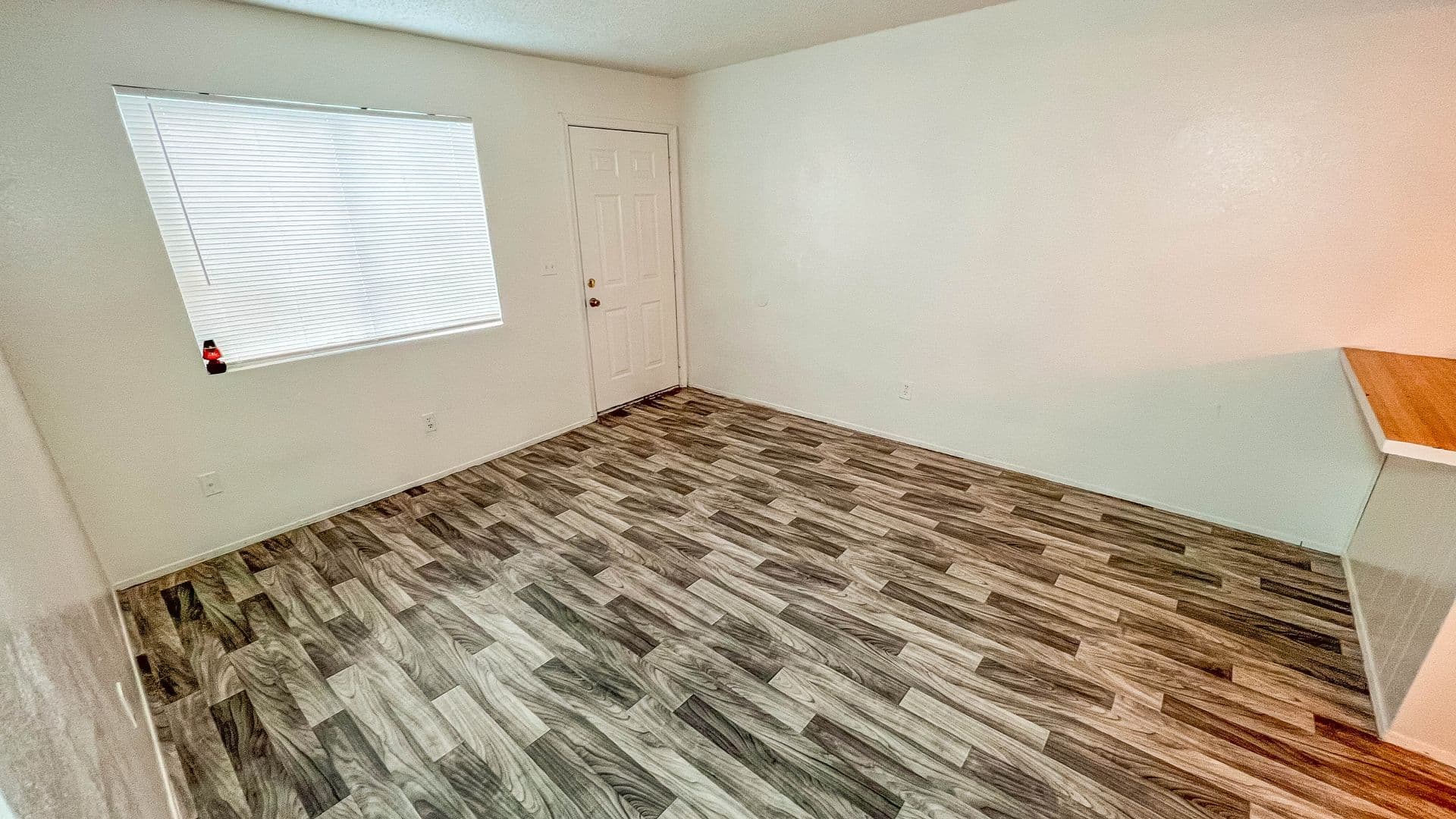 BAKERSFIELD Apartment: 1415 11TH ST