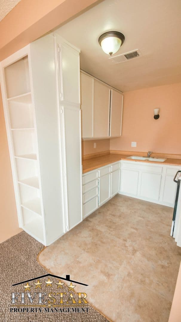 BAKERSFIELD Apartment: 3017 Q ST A-C