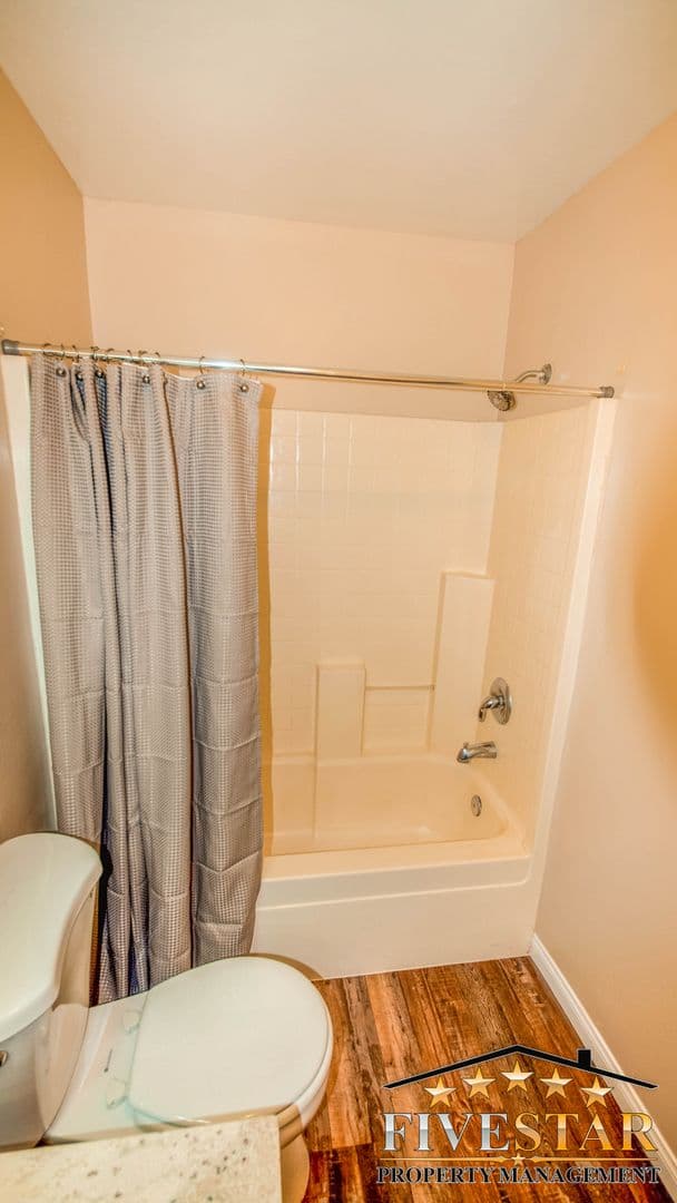 BAKERSFIELD House: 6809 FIREBAUGH ST