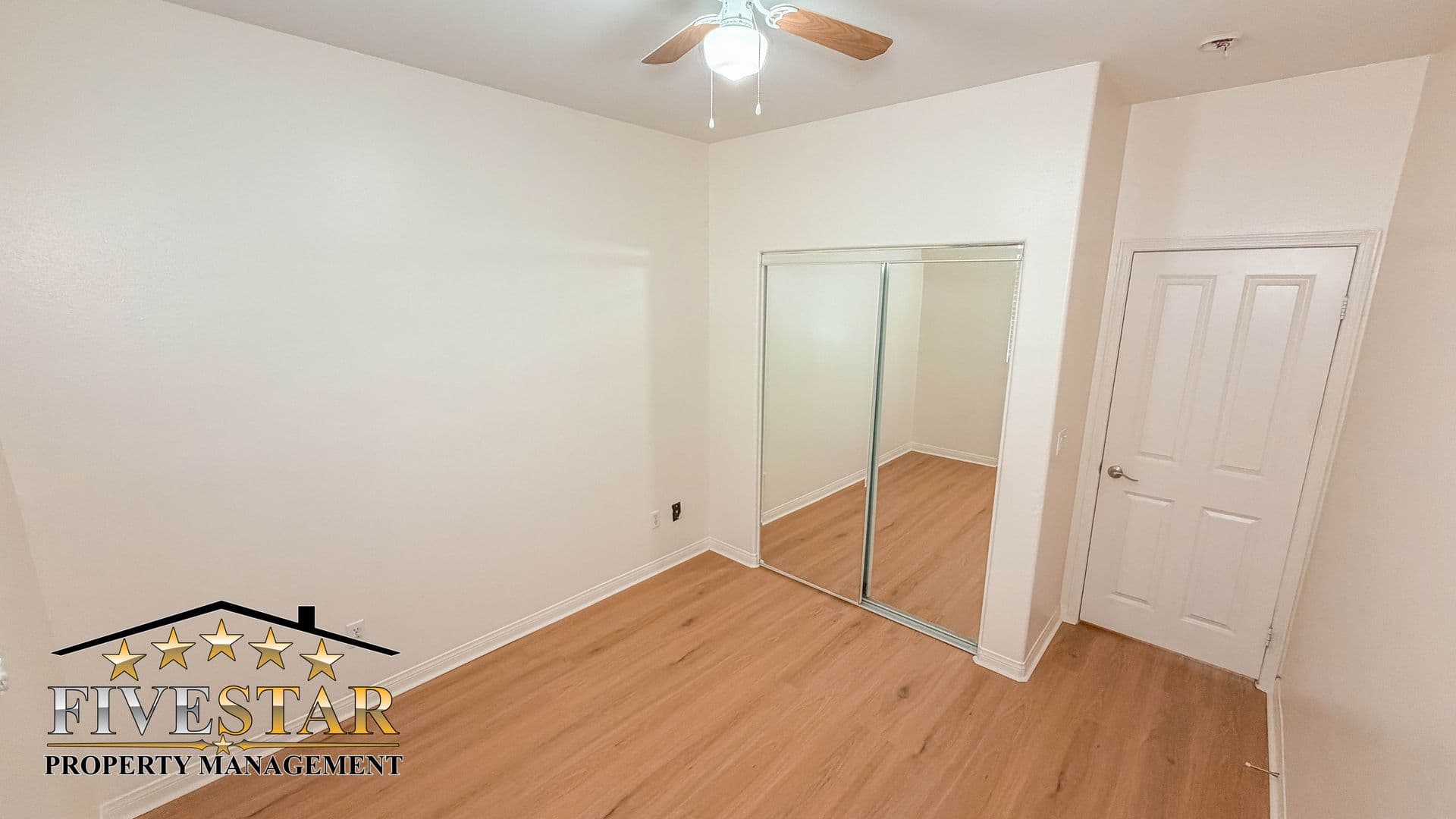 Bakersfield House: 10410 Titanium St