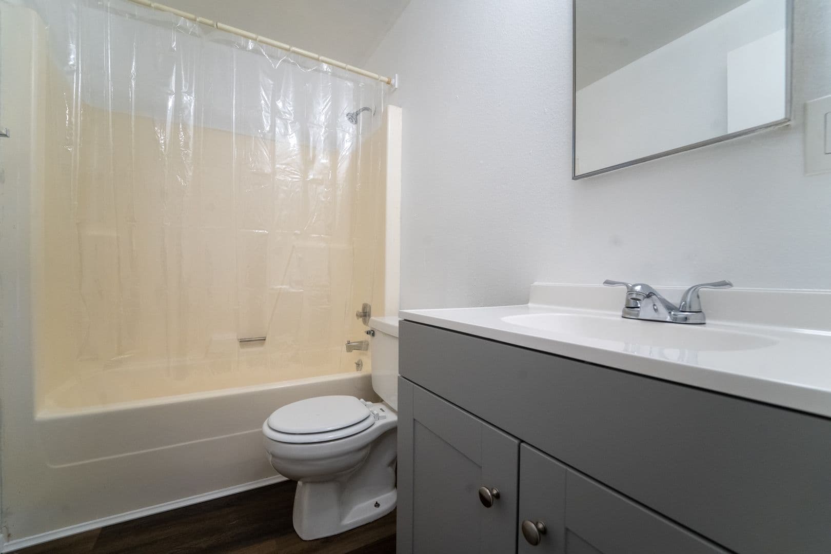 Lakewood Apartment: 14424 & 14428 Washington Ave SW