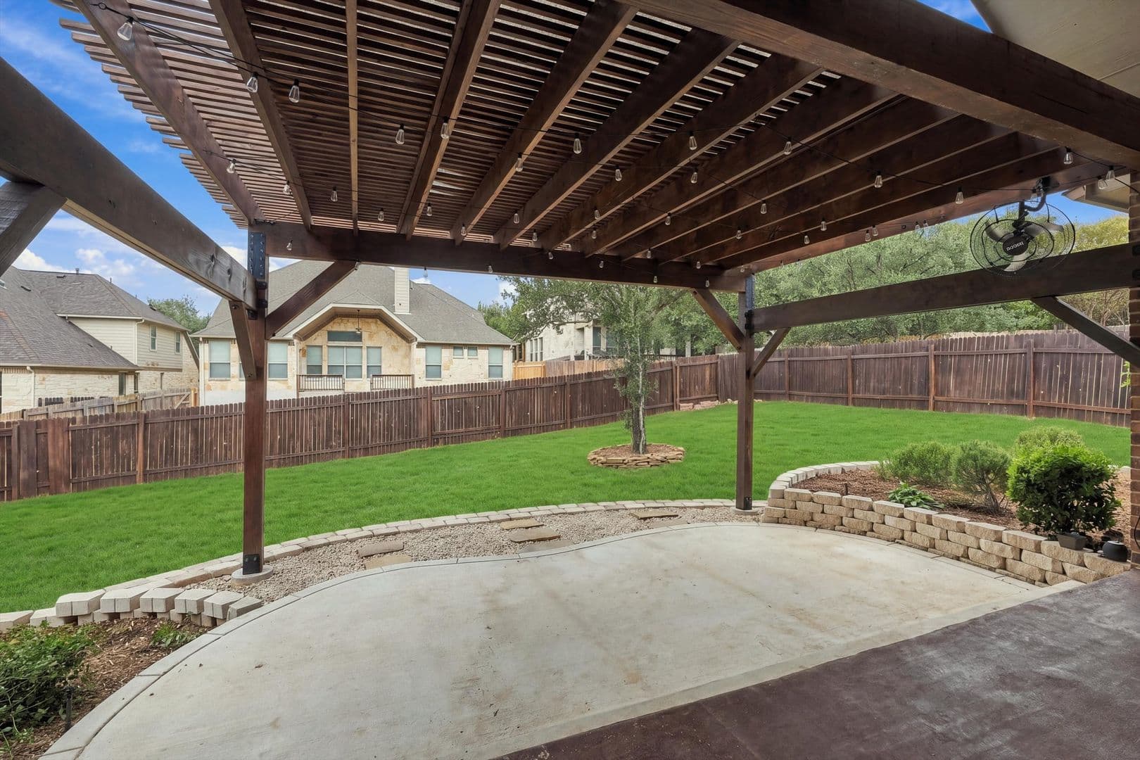 San Antonio House: 3834 Ox-Eye Daisy
