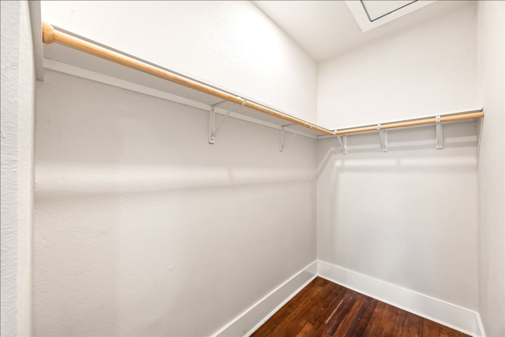 San Antonio House: 524 Hunstock