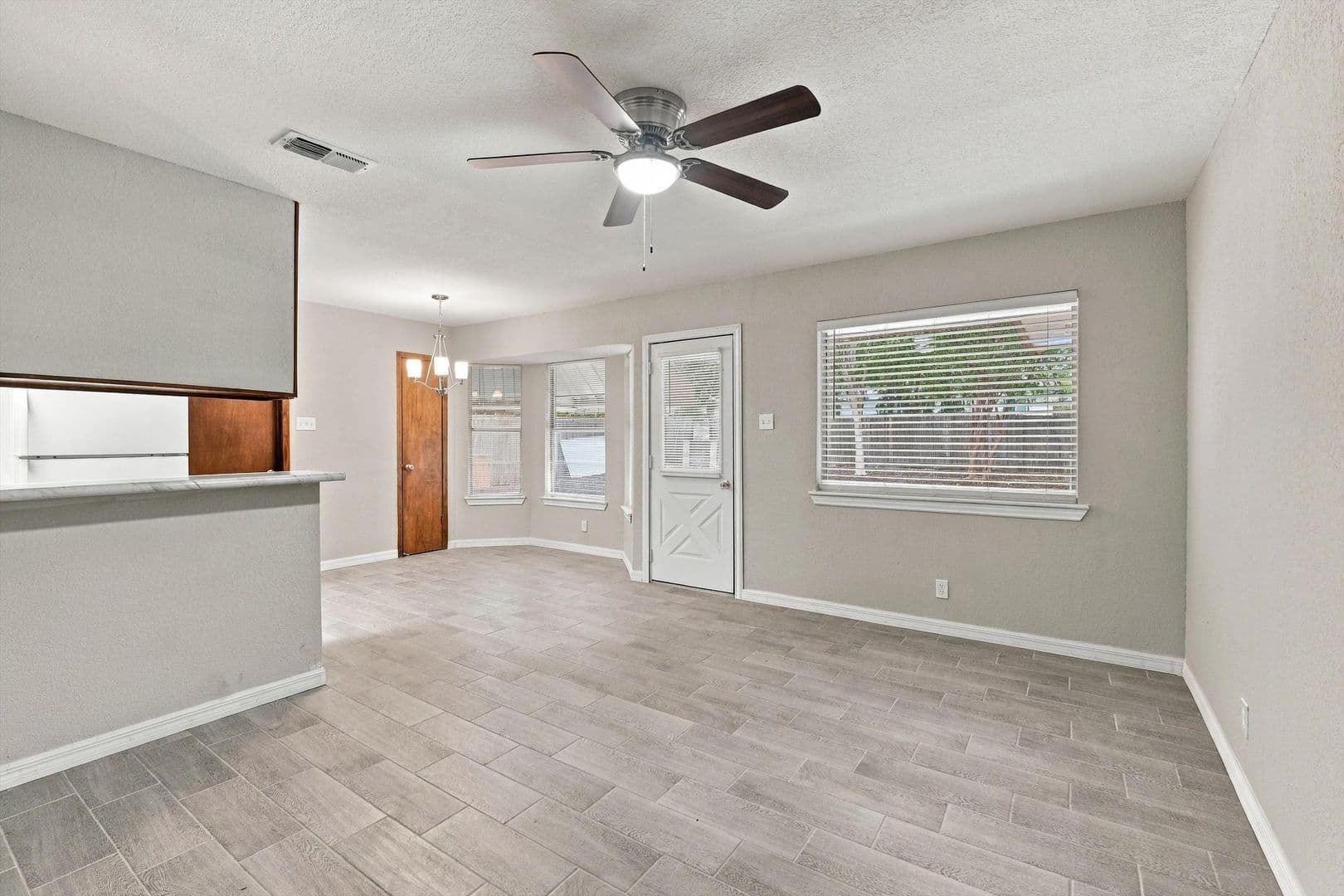 San Antonio House: 7123 Tealeaf St.