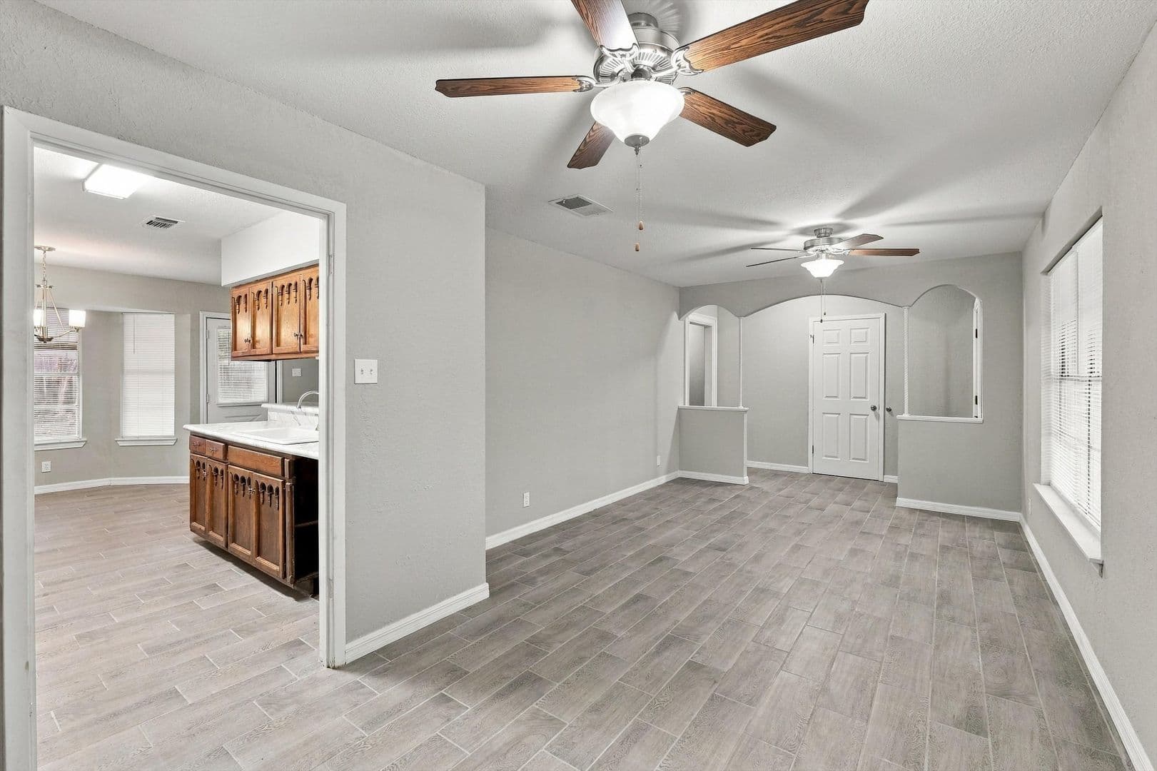 San Antonio House: 7123 Tealeaf St.