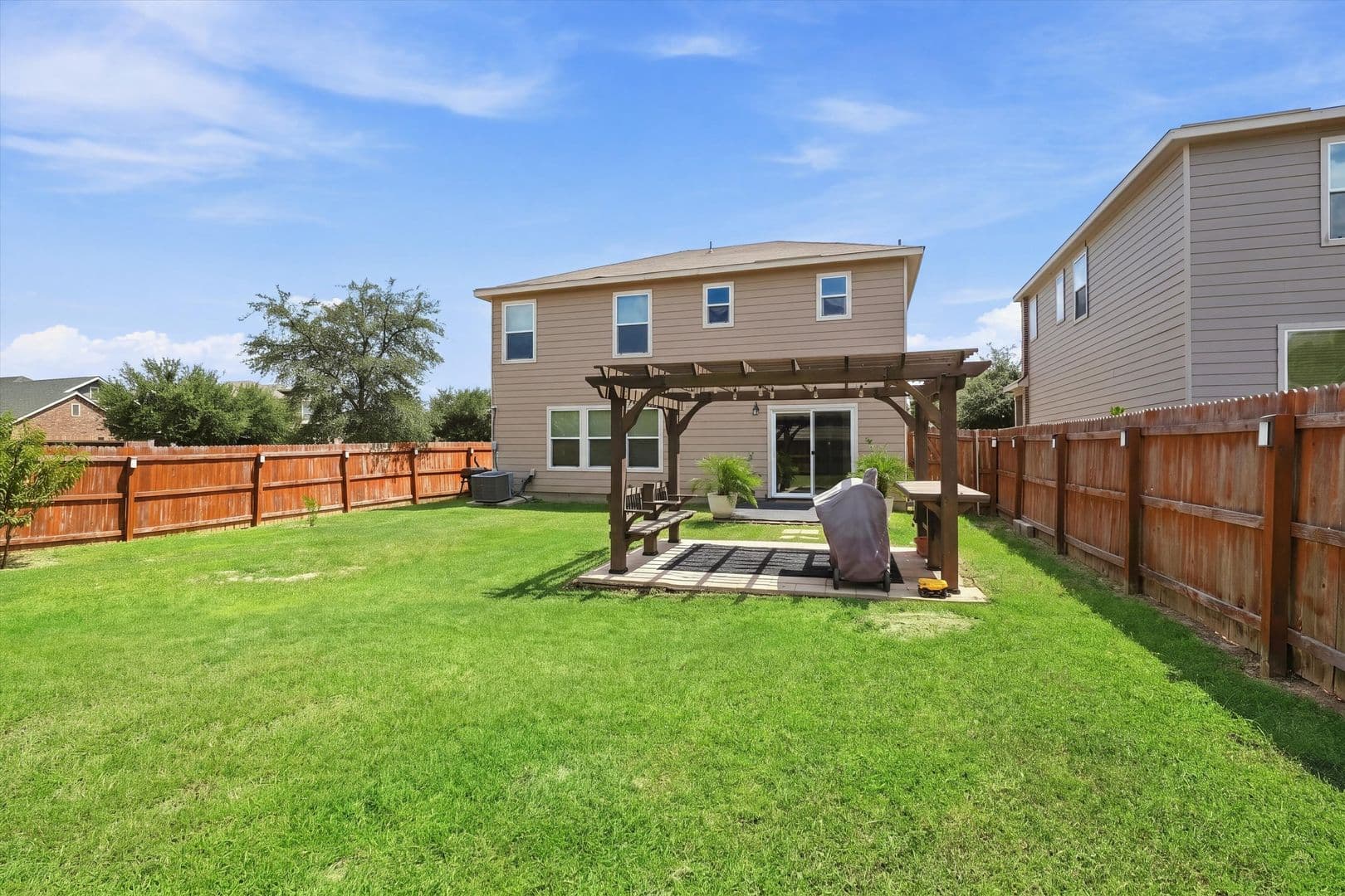 San Antonio House: 6523 Wind Arbor