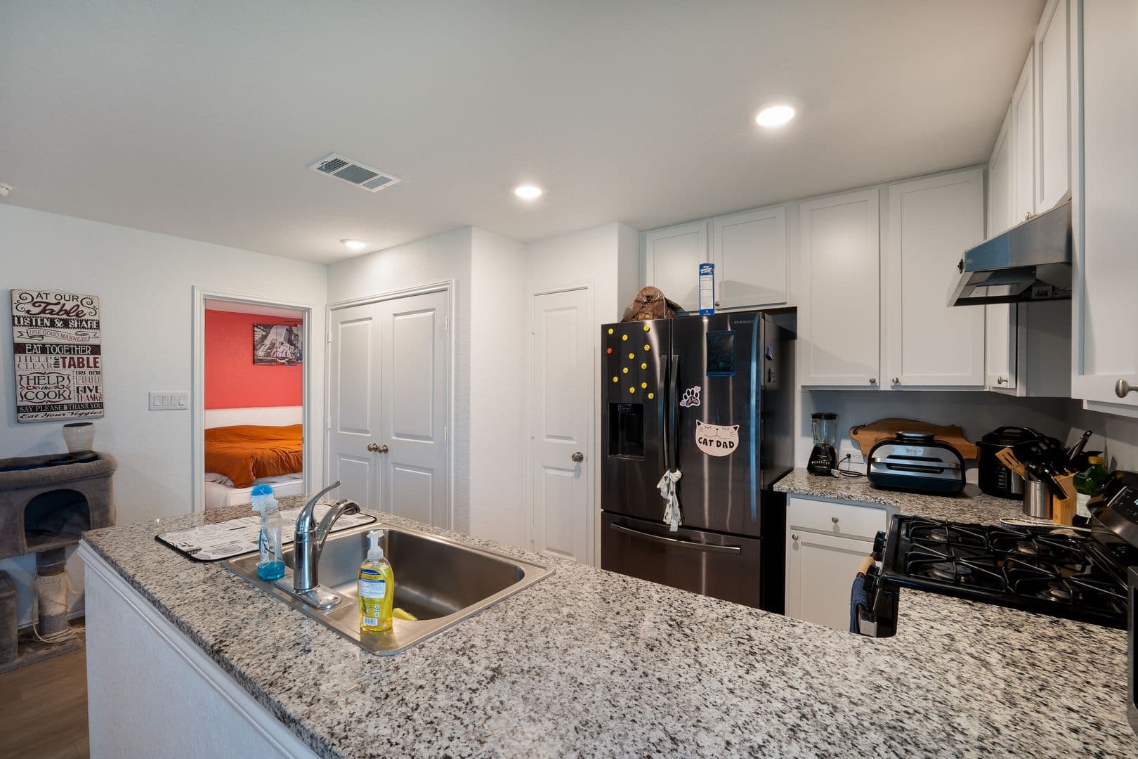 San Antonio House: 6402 Magee Run