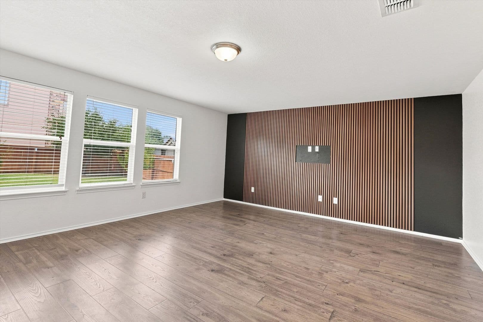 San Antonio House: 6523 Wind Arbor