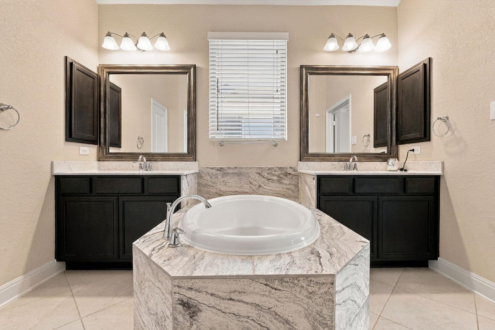 Schertz House: 2904 Mistywood Lane