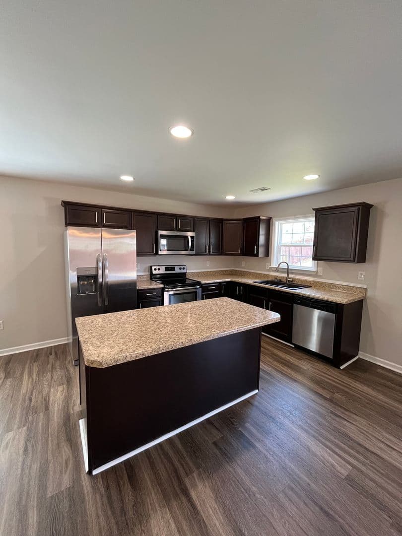 Greenville House: 311 Glenlea Lane