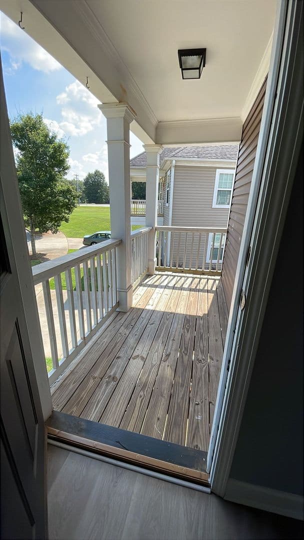 Greenville Apartment: Kingsview St