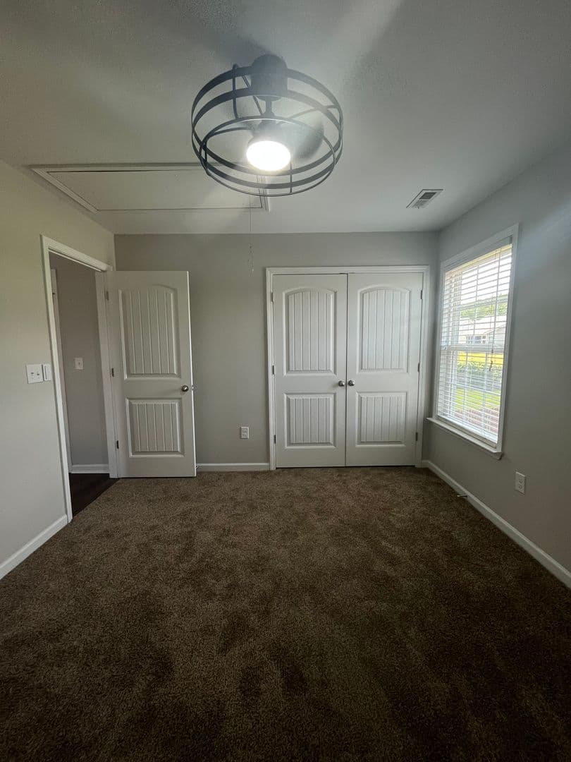 Greenville House: 311 Glenlea Lane