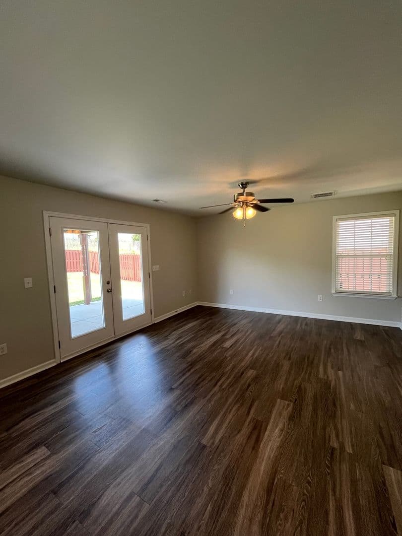 Greenville House: 311 Glenlea Lane